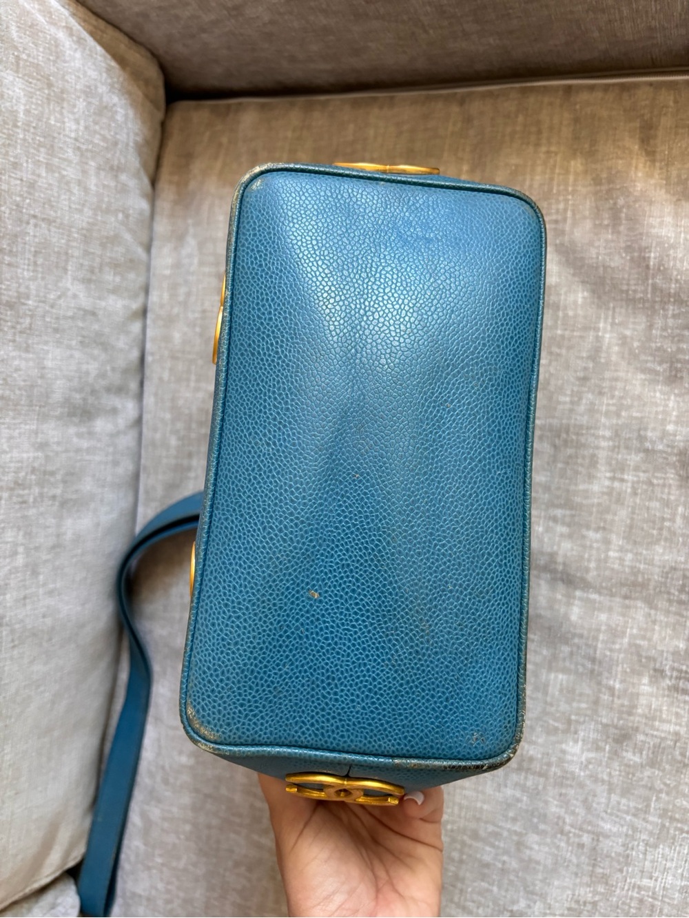 Authentic CHANEL vintage blue calf skin sling bucket bag 24k gold - Picture 4 of 14